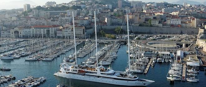 Le voilier "Le Ponant", ici dans le port de Marseille.