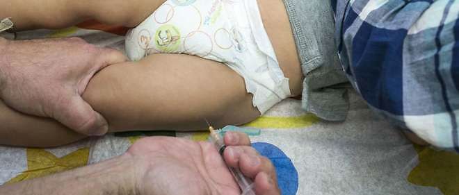 La vaccination contre l'hepatite B est recommandee depuis 1994 chez tous les nourrissons.