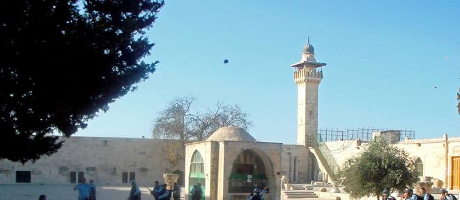 Esplanade des Mosquees. 