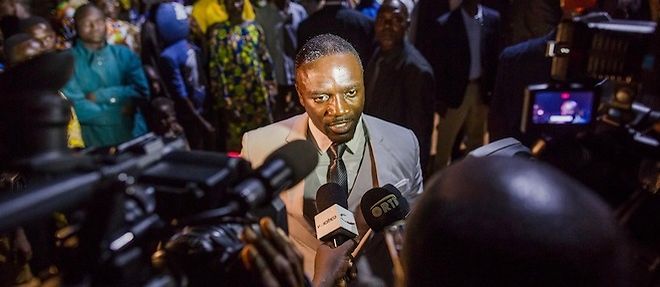 Akon face a la presse, a Pahou au Benin.