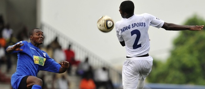 Sewe Sports de Cote d'Ivoire vs le Stade malien au stade Champroux a Abidjan en mars 2010.