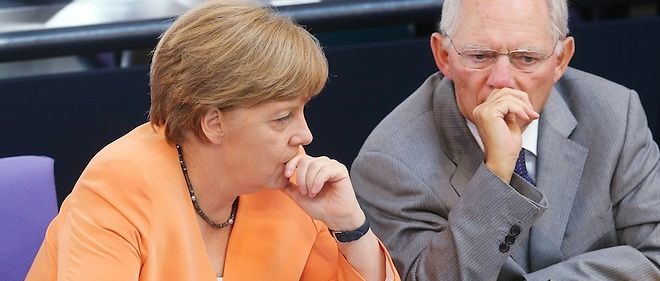 La chanceliere Angela Merkel s'est engagee de longue date aupres des  contribuables a ce que les plans d'aide accordes a Athenes ne leur  coutent rien.