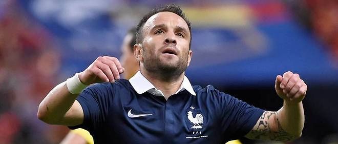 Football Mathieu Valbuena Signe A L Olympique Lyonnais Le Point