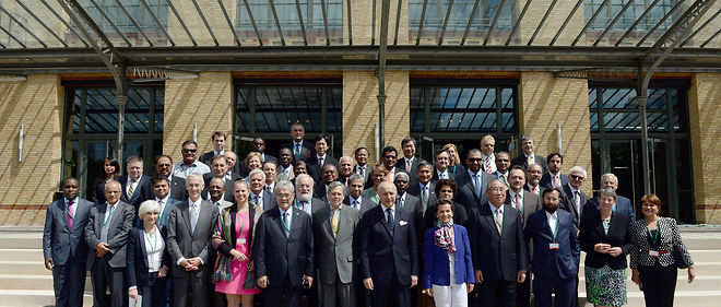 Laurent Fabius et les ministres d'Etats participant a la COP 21, photo d'illustration.