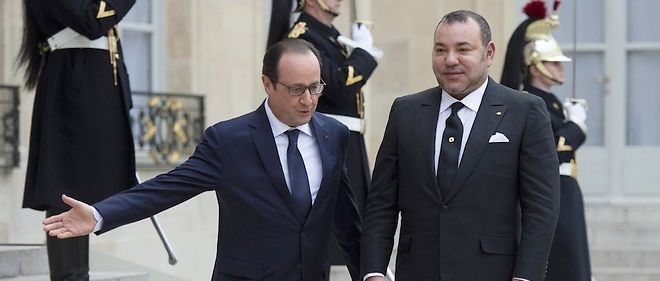 L'actuel roi du Maroc Mohammed VI au cote du president Francois Hollande le 9 fevrier 2015 a Paris.