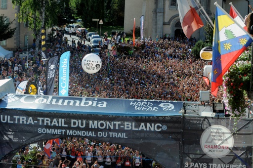 Les 2300 participants a l'Ultra-Rail du Mont-Blanc au depart de l'edition 2015 a Chamonix, le 28 aout