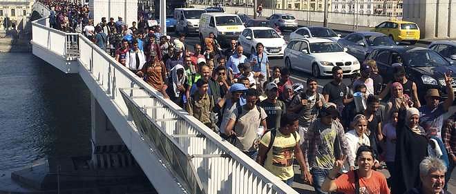 Des centaines de migrants fuient leurs pays pour arriver en Europe via la Hongrie.