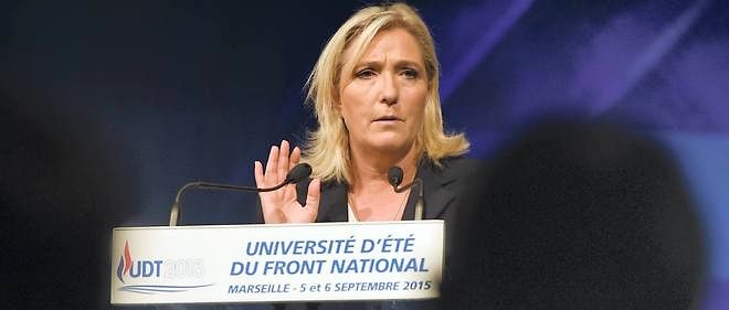 Marine Le Pen lors de son discours de cloture de l'universite d'ete du FN a Marseille.