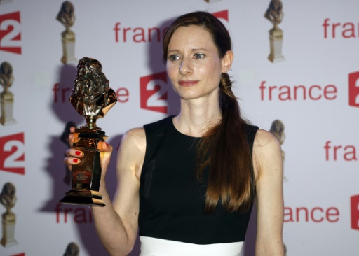 La comédienne Marie Rémond récompensée lors de la cérémonie des Molières le 27 avril 2015 aux Folies Bergère à Paris © Francois Guillot AFP/Archives