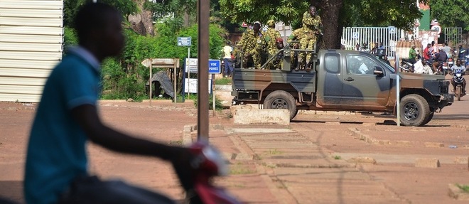 Une patrouille militaire a Ouagadougou le 17 septembre 2015.
 
