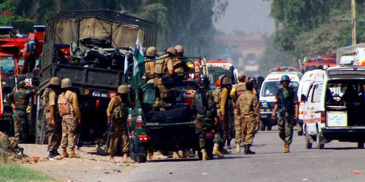 Pakistan au moins 17 morts dans une attaque talibane contre une base