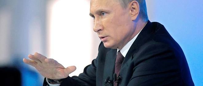 La coalition antidjihadiste que dit souhaiter Vladimir Poutine serait "semblable a celle contre Hitler" au  cours de la Seconde Guerre mondiale et les pays arabes "y joueraient  un role cle".