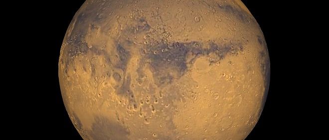 La planete Mars photographiee en vraies couleurs.