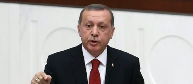 Le president turc Recep Tayyip Erdogan donne un discours au Parlement a Ankara, le 1er octobre 2015