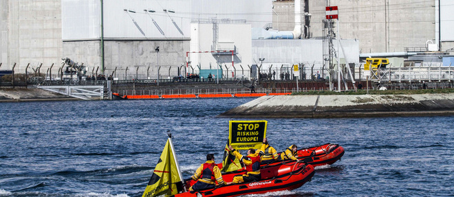  
Le 18 mars 2014, 56 militants de Greenpeace s'introduisaient dans la centrale de Fessenheim, denoncant le risque que ferait courir le nucleaire francais a l'Europe entiere. Evacues par les forces de l'ordre, ils continueront de manifester a bord de Zodiac.
 