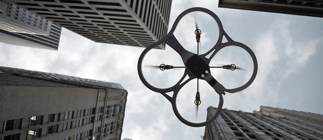 Les drones de surveillance automobile pourront investir routes et rues en esperant ne pas multiplier les risques d'accident.