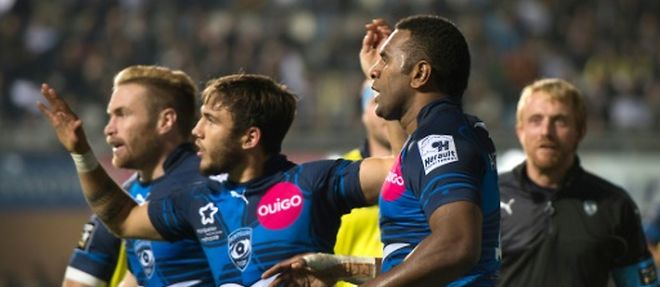 Les joueurs de Montpellier se congratulent apres un essai contre Clermont, le 24 octobre 2015 a l'Altrad Stadium