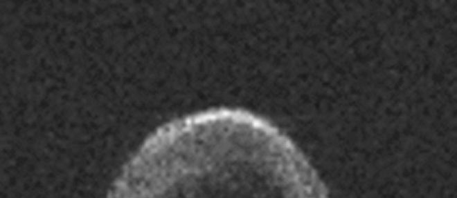 Image fournie par la Nasa le 30 octobre 2015 de l'asteroide 2015 TB145, une comete morte ressemblant etrangerement a une tete de mort, qui doit froler la Terre samedi