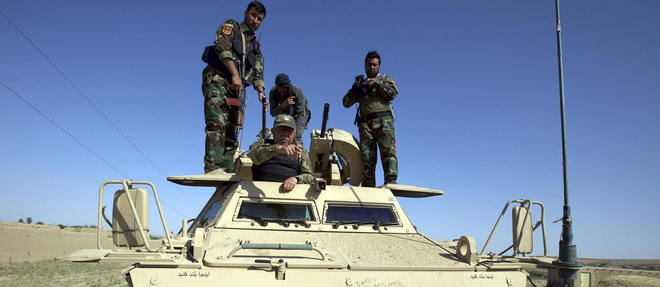 Le general Dostom lors d'une operation militaire contre Daesh, le 28 aout 2015, a Chebarghan, dans le nord de l'Afghanistan.
