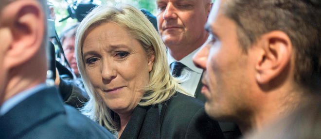 Dans la région Nord-Pas-de-Calais-Picardie, le candidat de la gauche Pierre de Saintignon fera gagner ou perdre Marine Le Pen (photo). ©CITIZENSIDE/FRANCK CHAPOLARD