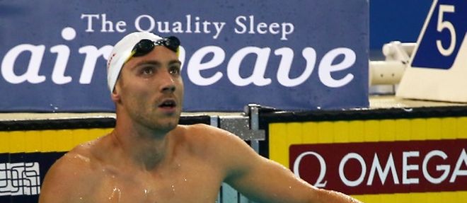 Jeremy Stravius, a l'arrivee du 100 m nage libre lors de la coupe du monde a Dubai, le 6 novembre 2015