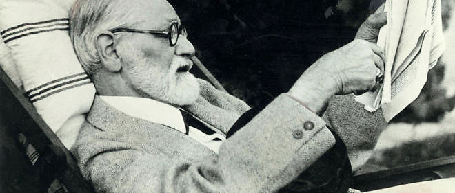 Freud est le penseur du XXe siecle le plus cite. Ne peut-on s'attaquer a ses idees plutot qu'a sa personne ? 