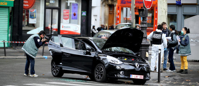 Une Clio noire suspectee d'avoir servi dans le cadre de la preparation des attentats a ete retrouvee ce matin par les enqueteurs dans le 18e arrondissement de Paris.