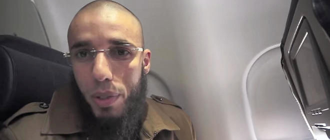 En route pour le Canada, l'imam de Brest enregistre un etonnant message dans cette video mise en ligne en septembre 2012. 