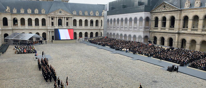 Hommage national dans la cour des Invalides, le 27 novembre, en memoire des victimes des attentats du 13 novembre, a Paris.