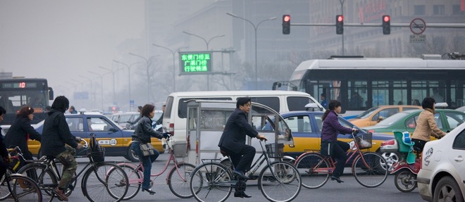 Sur fond d'<< airpocalypse >>, la presse chinoise annoncait en une lundi l'arrivee du president Xi Jinping a Paris, ou, selon le China Daily, il allait << galvaniser >> la conference sur le climat afin que la COP21  parvienne a << un accord historique, equilibre et juste >> sur les emissions  de carbone apres 2020.