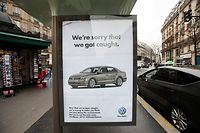 « Nous sommes désolés d'avoir été pris en flagrant délit », admet la fausse publicité Volkswagen du collectif Brandalism. ©Brandalism