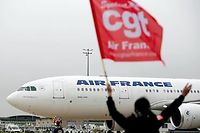 Les navigants d'Air France sont mieux payes et volent moins que leurs collegues europeens.  (C)KENZO TRIBOUILLARD