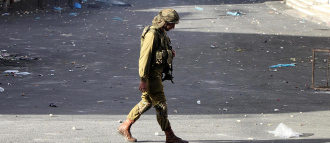 Un soldat israelien, le 22 octobre 2015, apres une agression au couteau. 