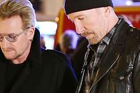 U2 : Bono interpr&egrave;te &quot;Ne me quitte pas&quot; &agrave; Paris