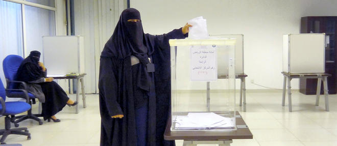 Les premieres elections ouvertes aux femmes, candidates et electrices, ont debute samedi en Arabie saoudite.