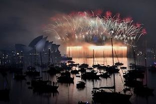 À Sydney, des millions de personnes se pressent dans la baie où a lieu l’un des plus incroyables feux d’artifice de la planète ©SAEED KHAN
