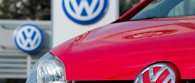 En septembre 2015 lorsque les autorites americaines ont accuse le groupe  Volkswagen d'avoir equipe des millions de moteurs d'un logiciel qui  active les systemes de limitation de la pollution lorsque le vehicule  subit un test environnemental, mais les desactive lorsqu'il circule.