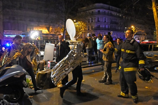 Des spectateurs evacues du Bataclan le 13 novembre 20145 a Paris