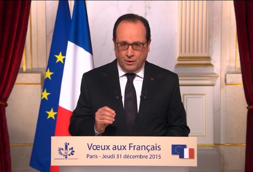 Capture d'écran de l'allocution télévisée de François Hollande présentant ses voeux pour 2016, le 31 décembre 2015 à l'Elysée à Paris © STRINGER AFP