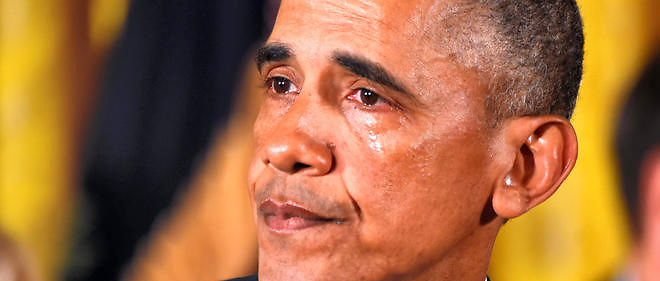 Barack Obama en larmes lors d'une conference de presse, le 5 janvier 2016.
 