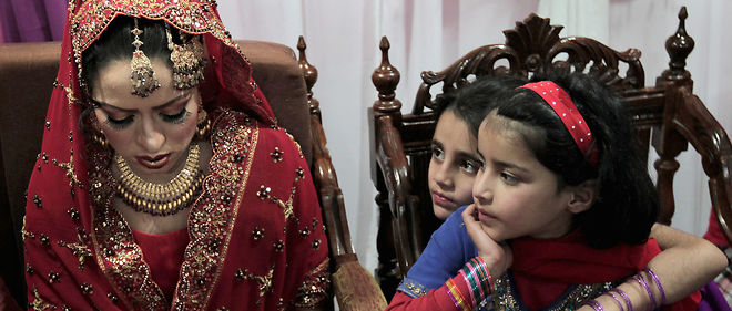 Les deputes pakistanais ont renonce a voter un texte interdisant le mariage des enfants, apres que la principale institution religieuse du pays a qualifie le texte de "blasphematoire" et "anti-islamique".