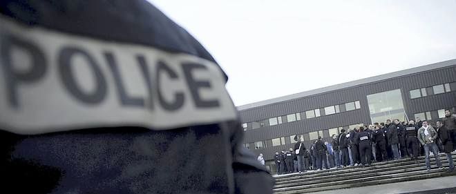 Un policier juge pour avoir tue un braqueur a ete relaxe par la cour d'assises de Seine-Saint-Denis.