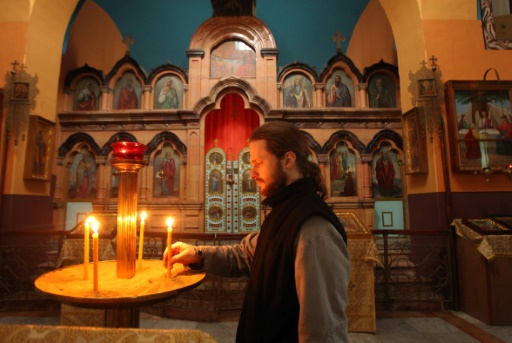 Dimitry Dub, un des six prêtres russes vivant dans l'église russe orthodoxe de Mamré à Hébron, le 6 janvier 2016 © HAZEM BADER AFP
