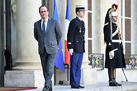 &Eacute;tat d'urgence : Hollande souhaite une prolongation de 3 mois
