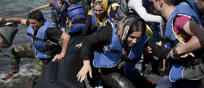 Plus de 600 000 migrants et refugies sont arrives en Europe en passant par la Mediterranee en 2015.