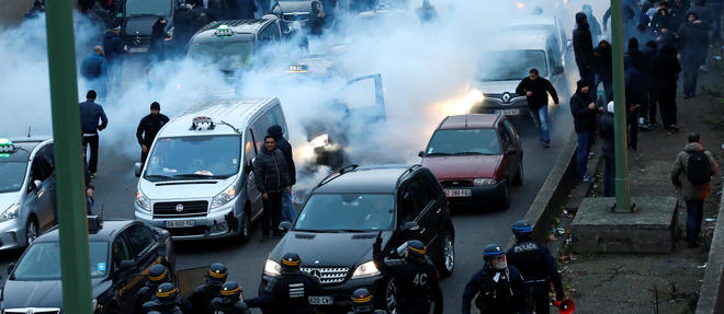 Si Manuel Valls a recu les chauffeurs de taxi, Najat Vallaud-Belkacem a ignore les professeurs. Image d'illustration.