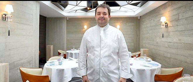 Jean-Francois Piege decroche 2 etoiles pour son Grand Restaurant a Paris dans l'edition 2016 du guide Michelin qui sera devoilee lundi 1er fevrier.