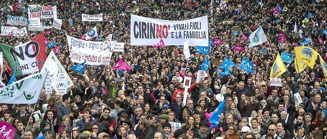 Des centaines de milliers d'Italiens ont participe au Family Day au Circo Massimo, dans le centre de Rome.
