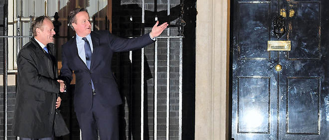 David Cameron et Donald Tusk devant le 10 Downing Street le 31 janvier. En "bricolant" un accord pour eviter le Brexit, les institutions europeennes risquent de mettre a mal le principe fondateur de l'Union.