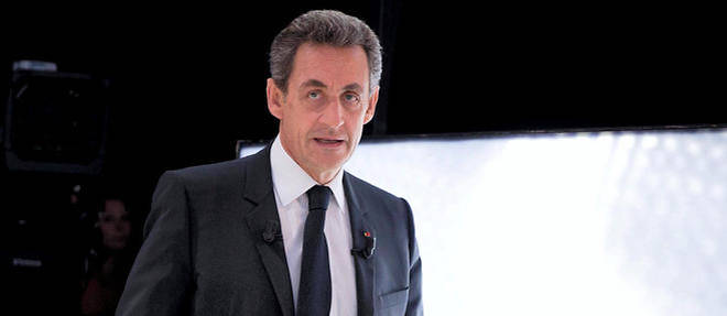 Nicolas Sarkozy, chef des Republicains, se refuse a se declarer candidat pour garder son fauteuil le plus longtemps possible.